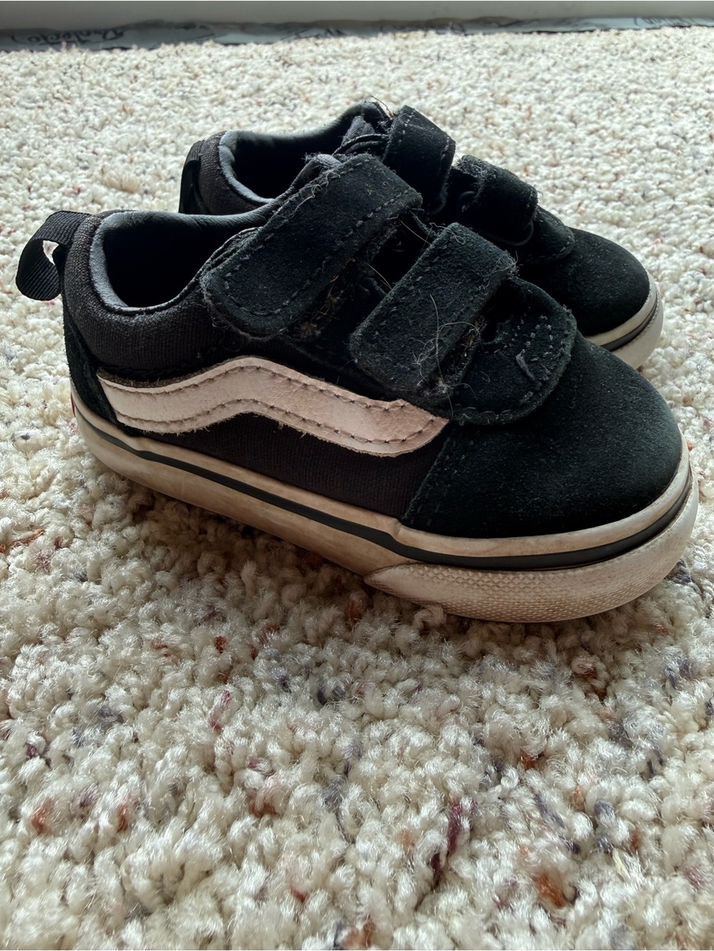 4c Vans Black Velcro Skate Sneakers